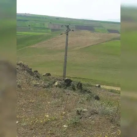 یک قطعه زمین به متراژ ۷۴۰ متر مربع
