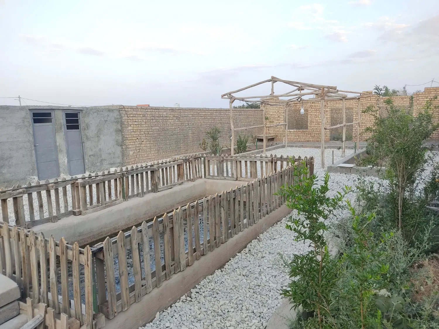 خونه باغ دلباز