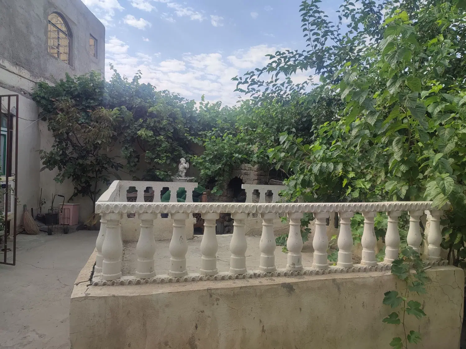 خانه  مجهز واقع در روستای شورگل بناب قیمت مزایده