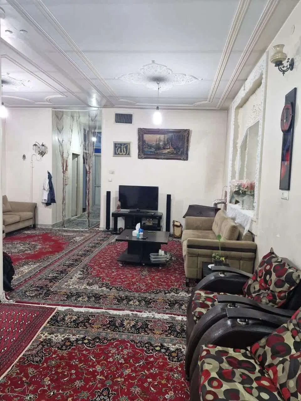 ۱۳۰ متر دو طبقه + حیاط + زیرزمین مستقل