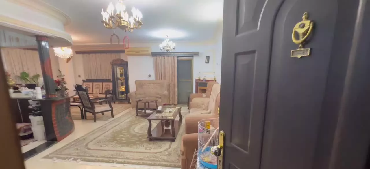 فروش یک واحد مسکونی