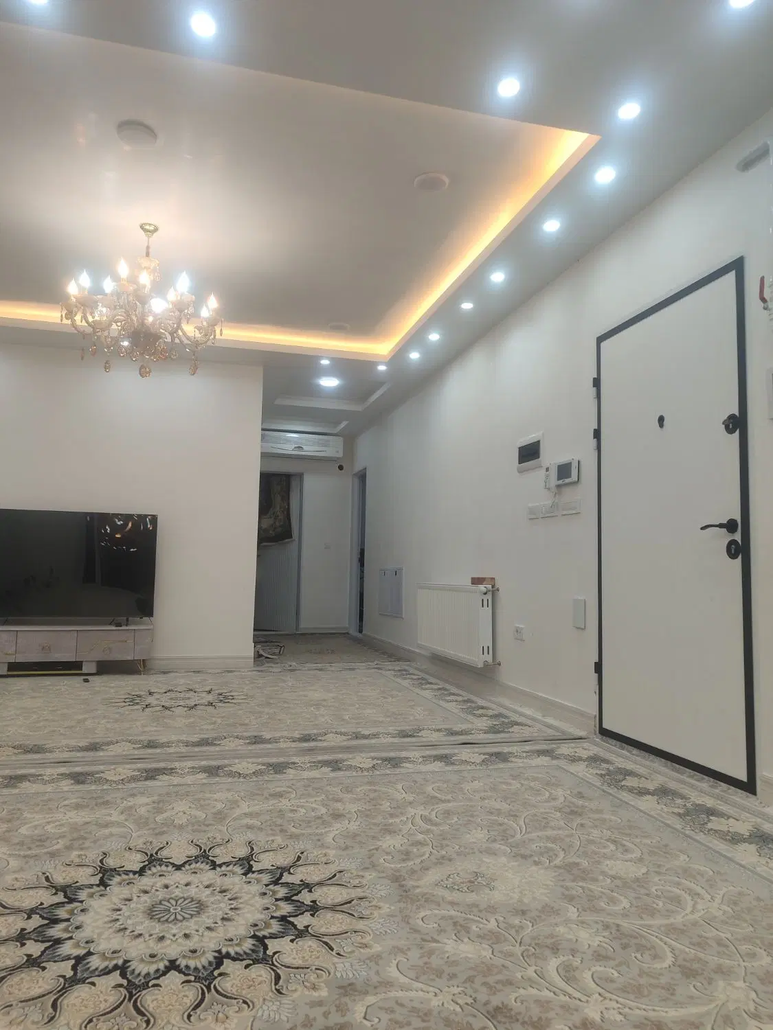آپارتمان 3 طبقه + پارکینگ فول امکانات