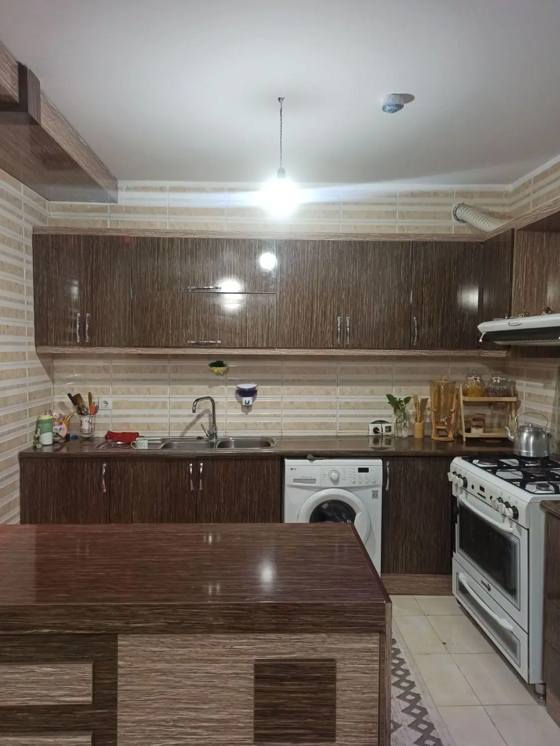 فروش یک واحد طبقه همکف در C3