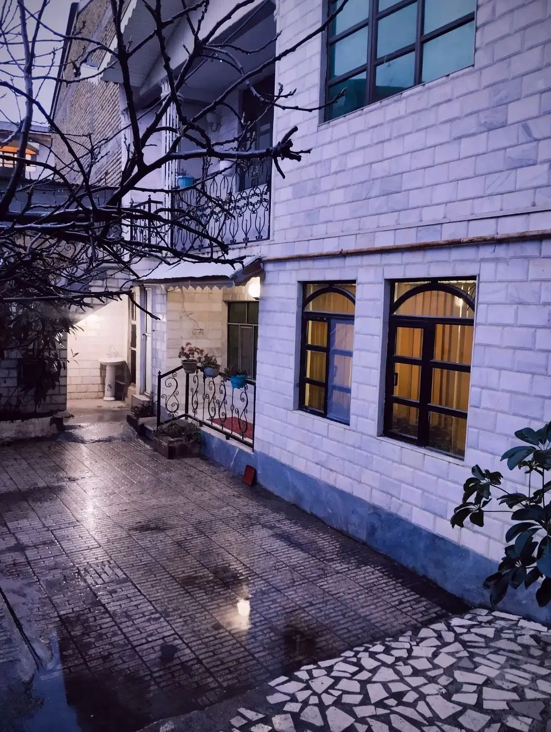 سوییت پارکینگ دار . داخل شهر آستارا