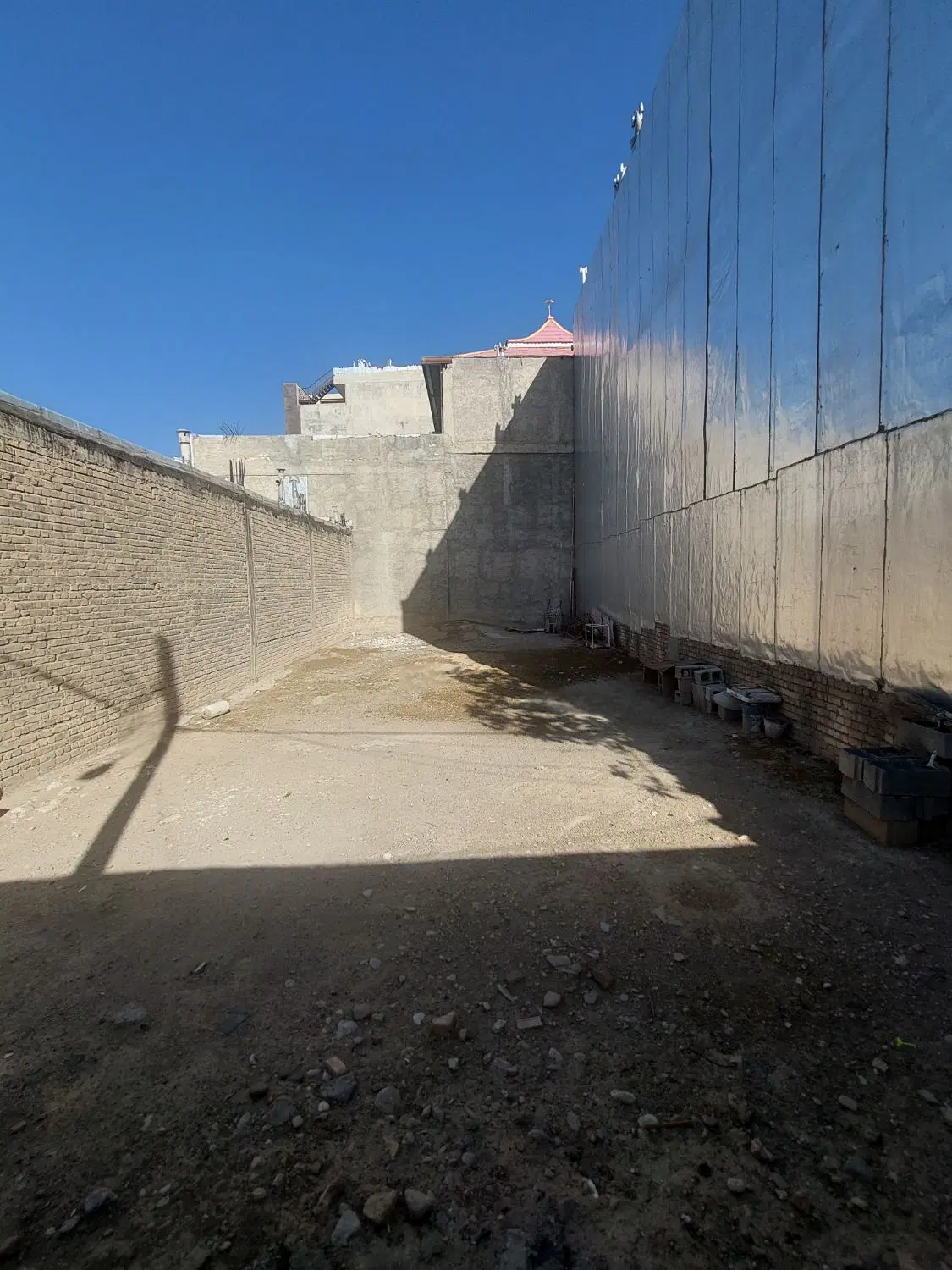 زمین مسکونی