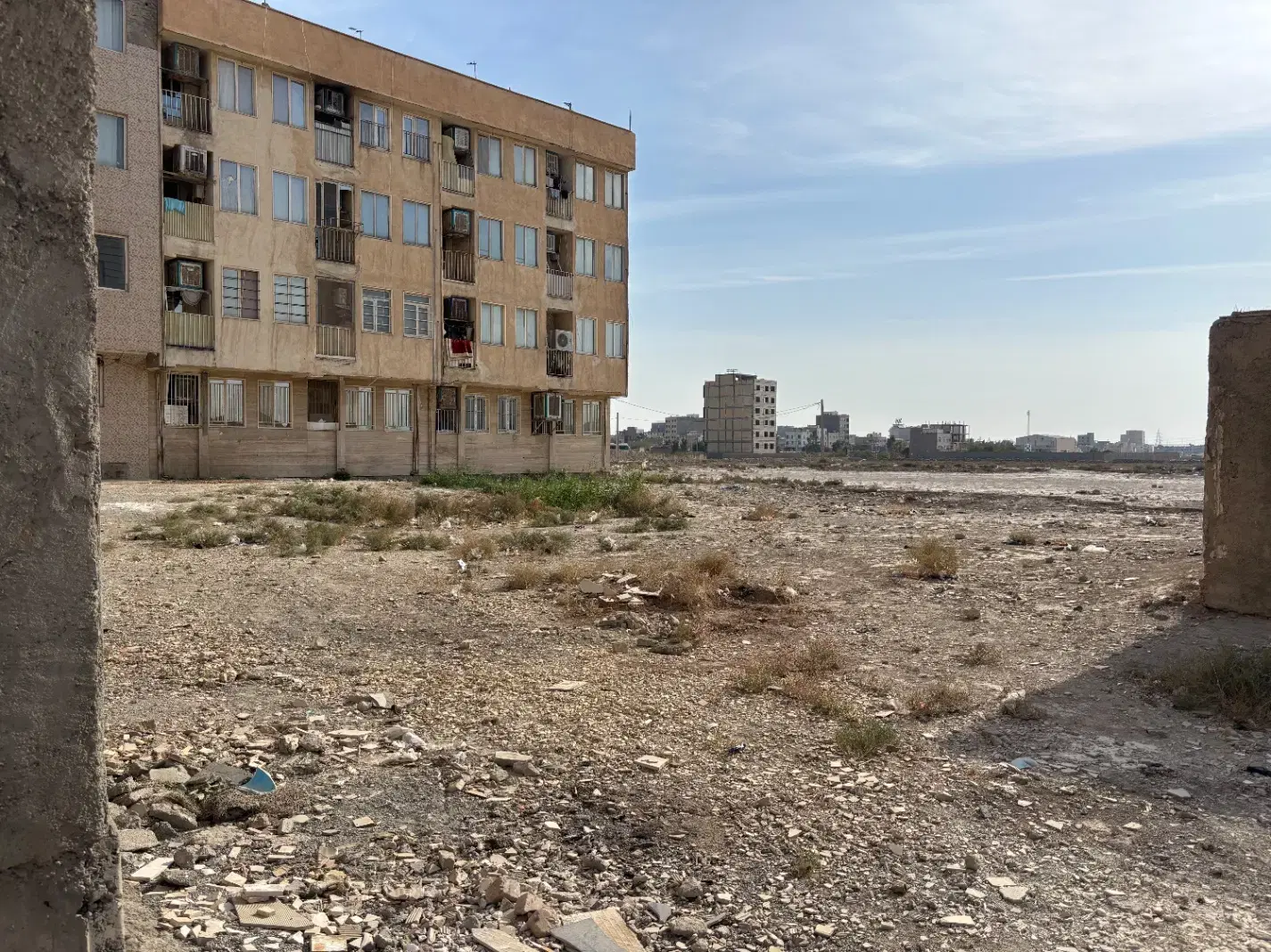 زمین رباط کریم