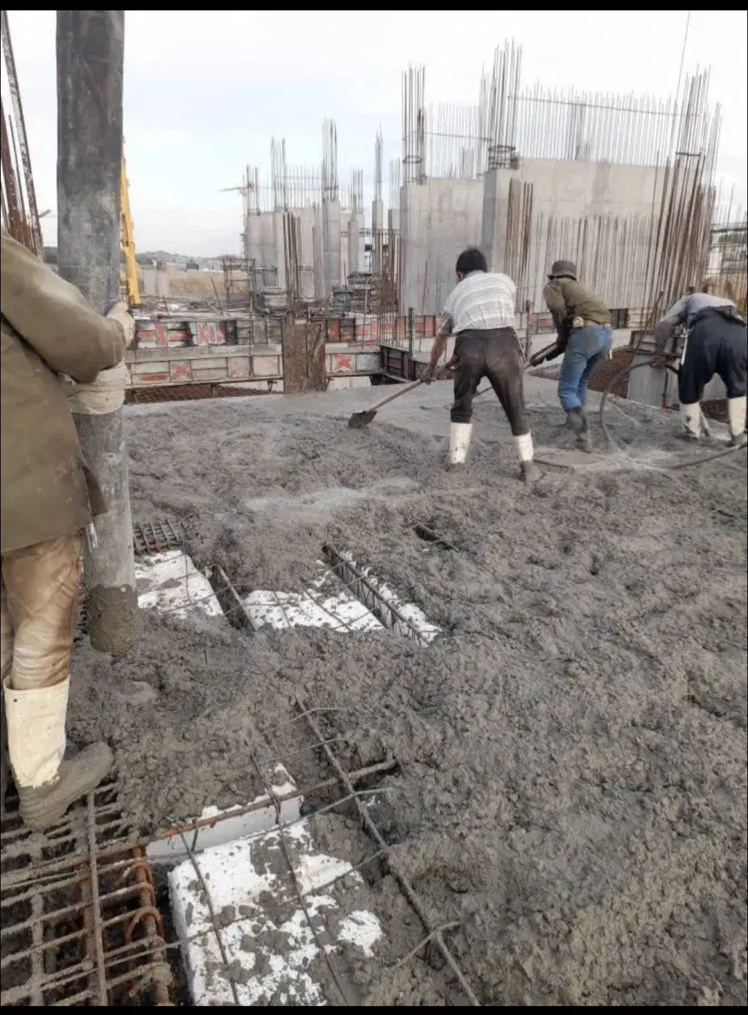آپارتمان ۱۴۷ متر و ۴۶متر تجاری درحال ساخت