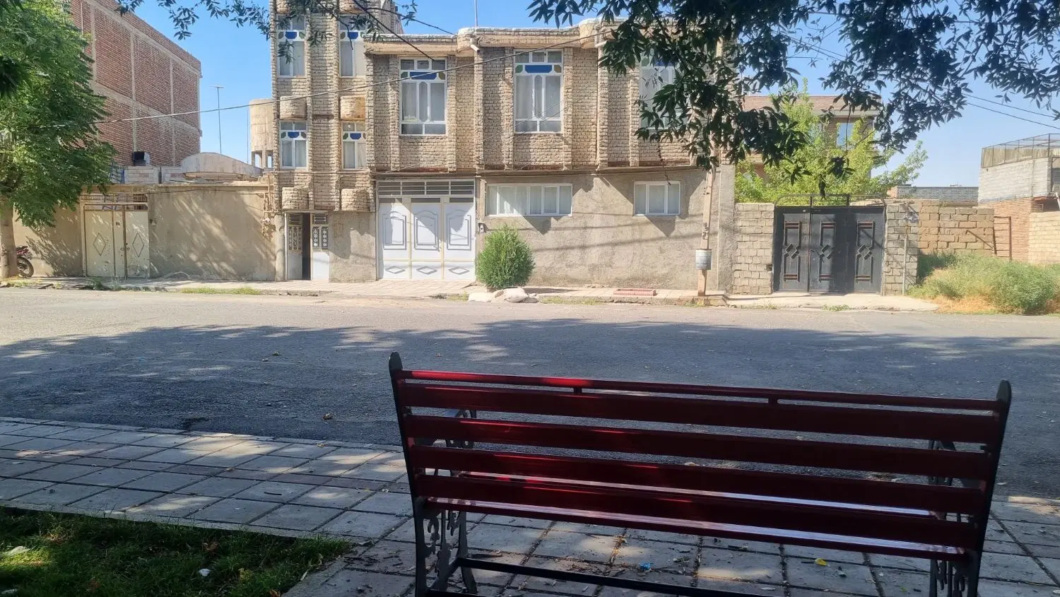 ساختمان مسکونی