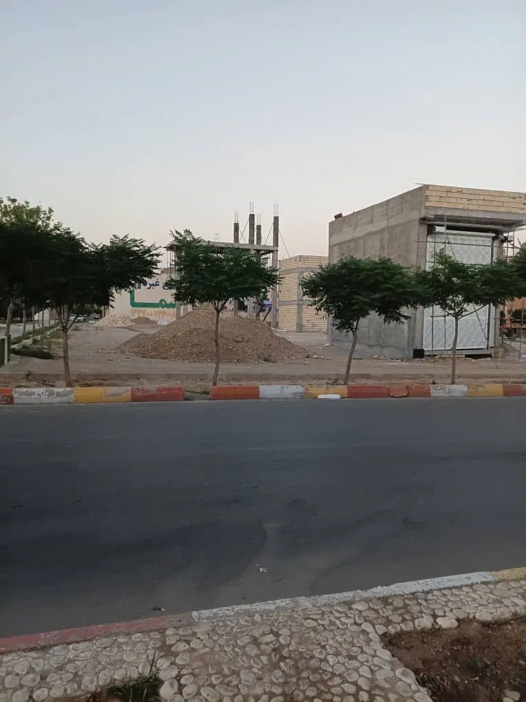 زمین ۶۰ متری تجاری