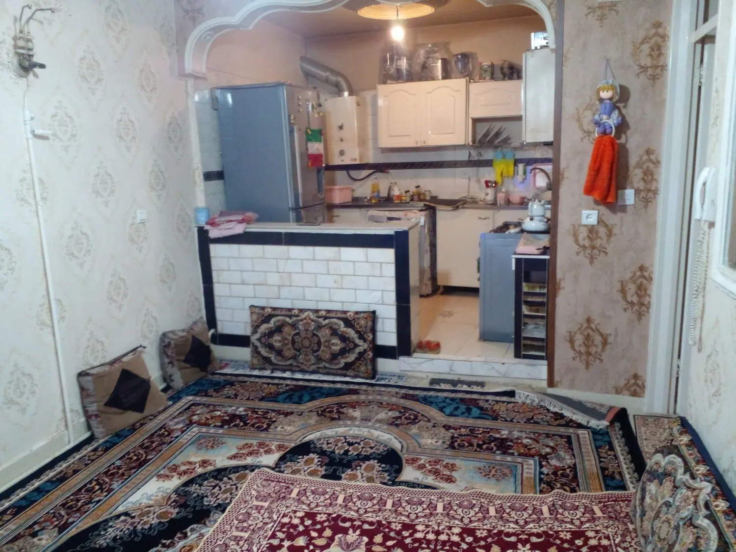با سلام یک واحد خونه به اجاره داده میشود