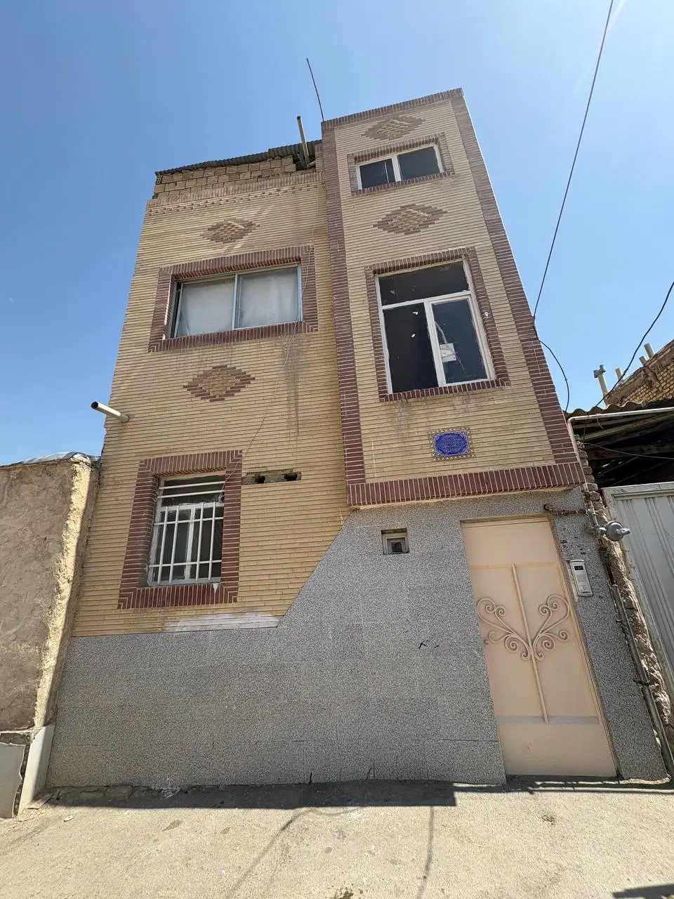 منزل دو طبقه