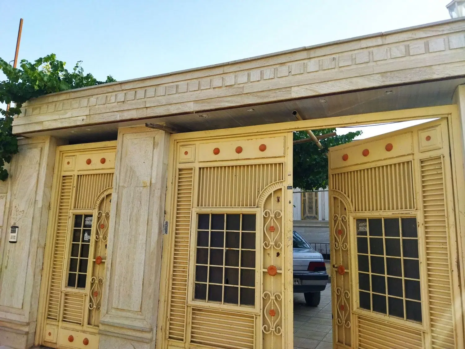 اجاره طبقه پایین نجف آباد