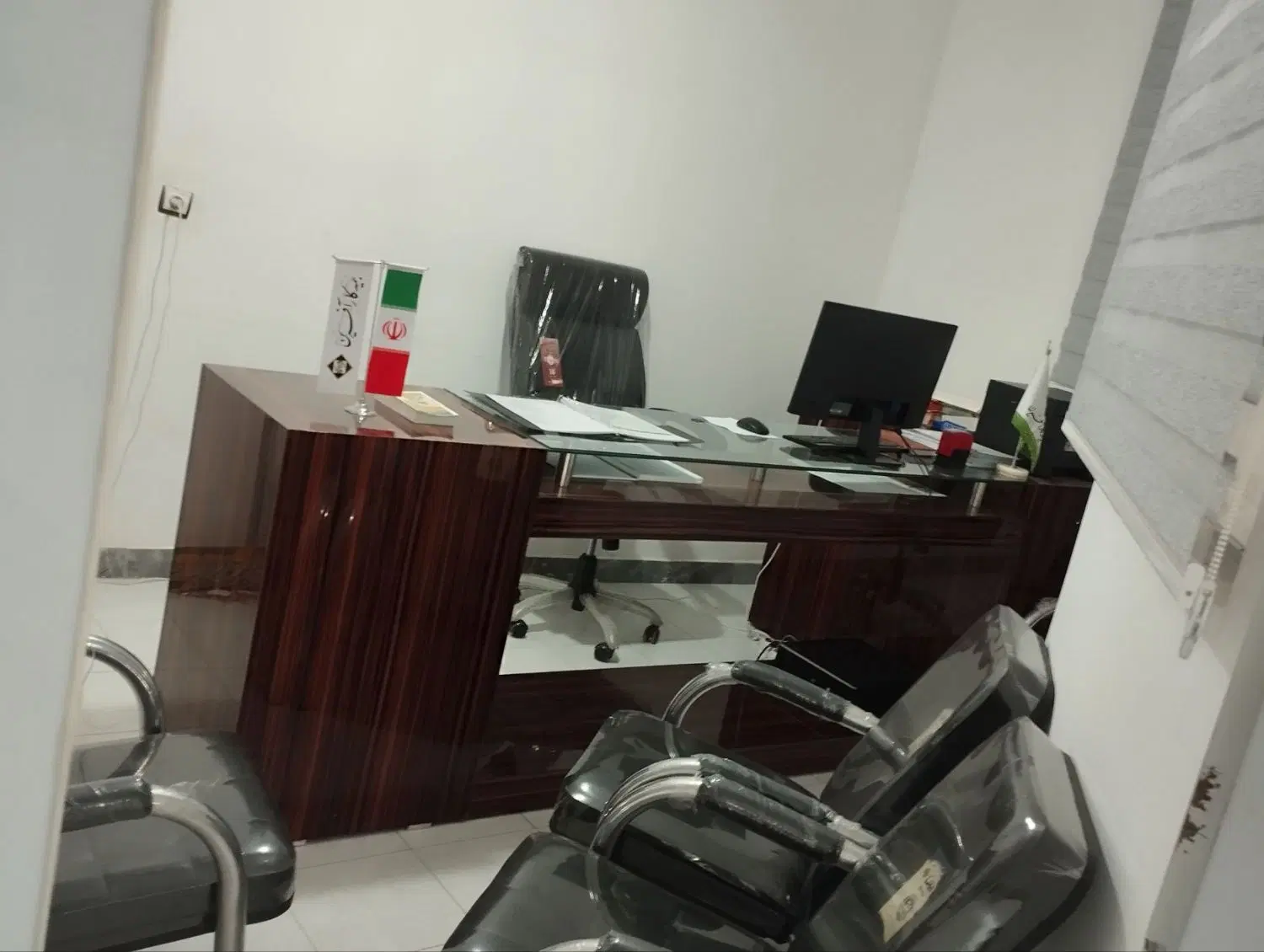 اجاره دفتر و یا مطب ۱۵ متری در ساختمان آذربایجان