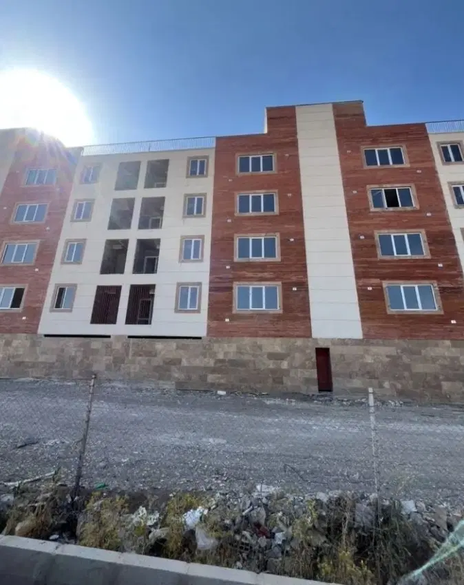 مهرگان نیک پی دور میدان