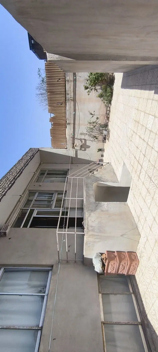 حیاط مسکونی در کوی المهدی