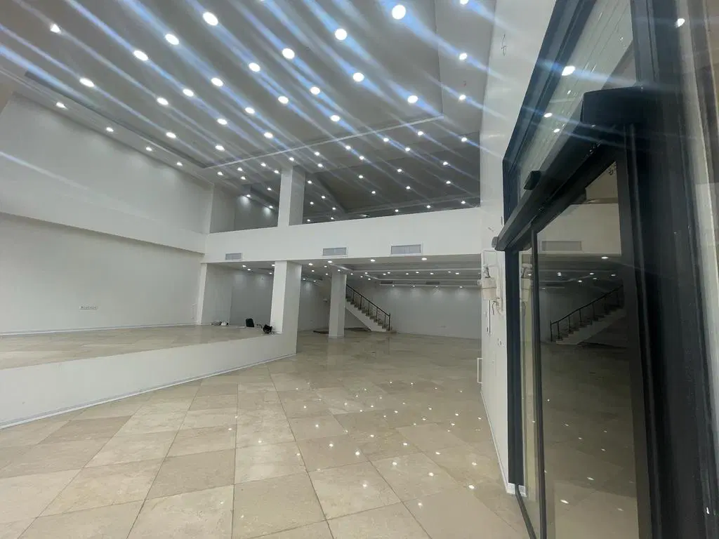 مغازه بر خیابان اذربایجان