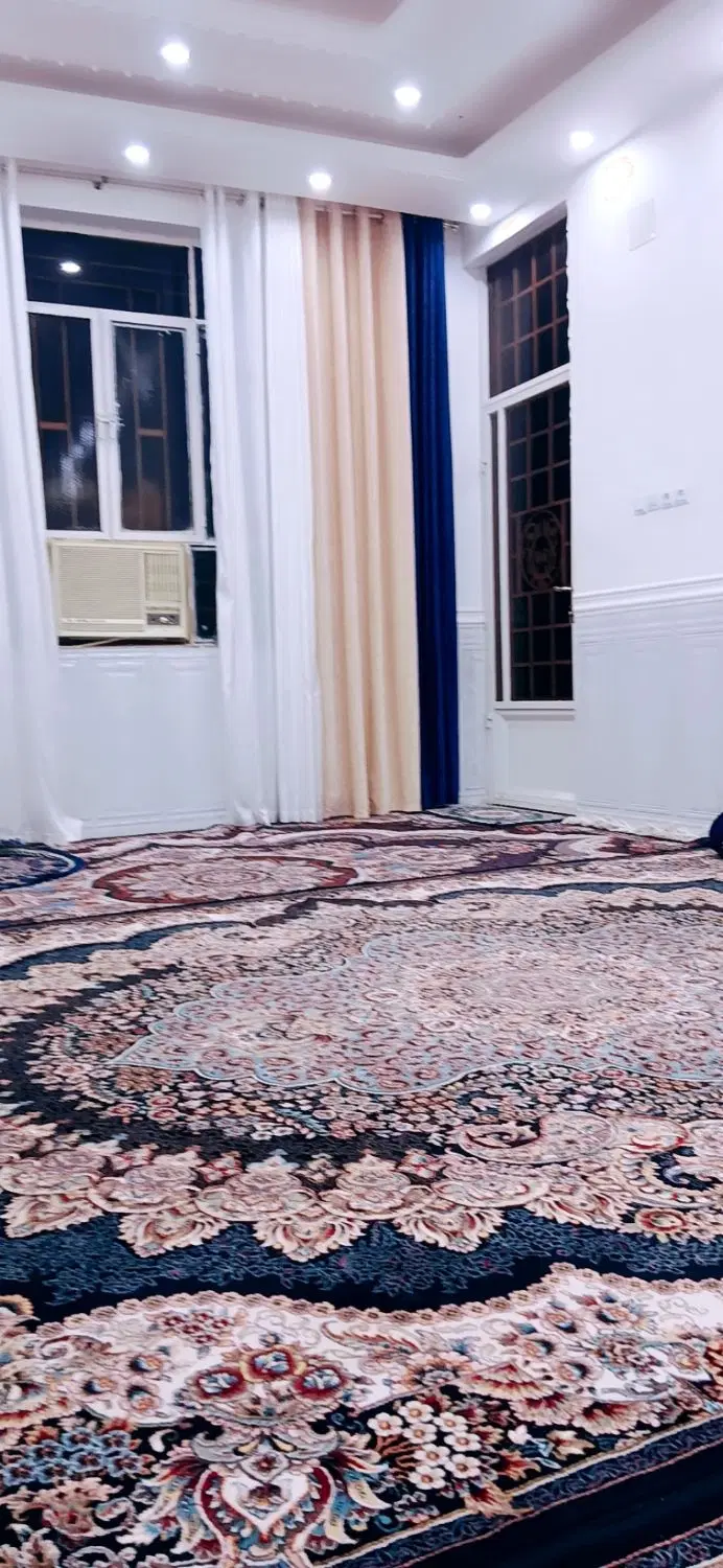 خانه ۴۰۰ متری دلباز