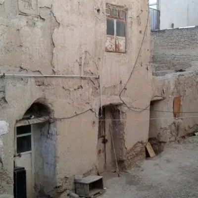 خ.خانه کلنگی دریکی ازروستاهاسربنان هستم