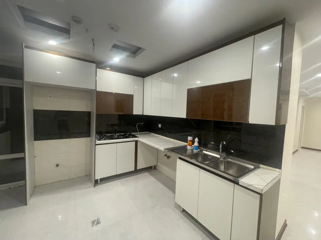 آپارتمان 2 خوابه فول امکانات 93 متر نوساز