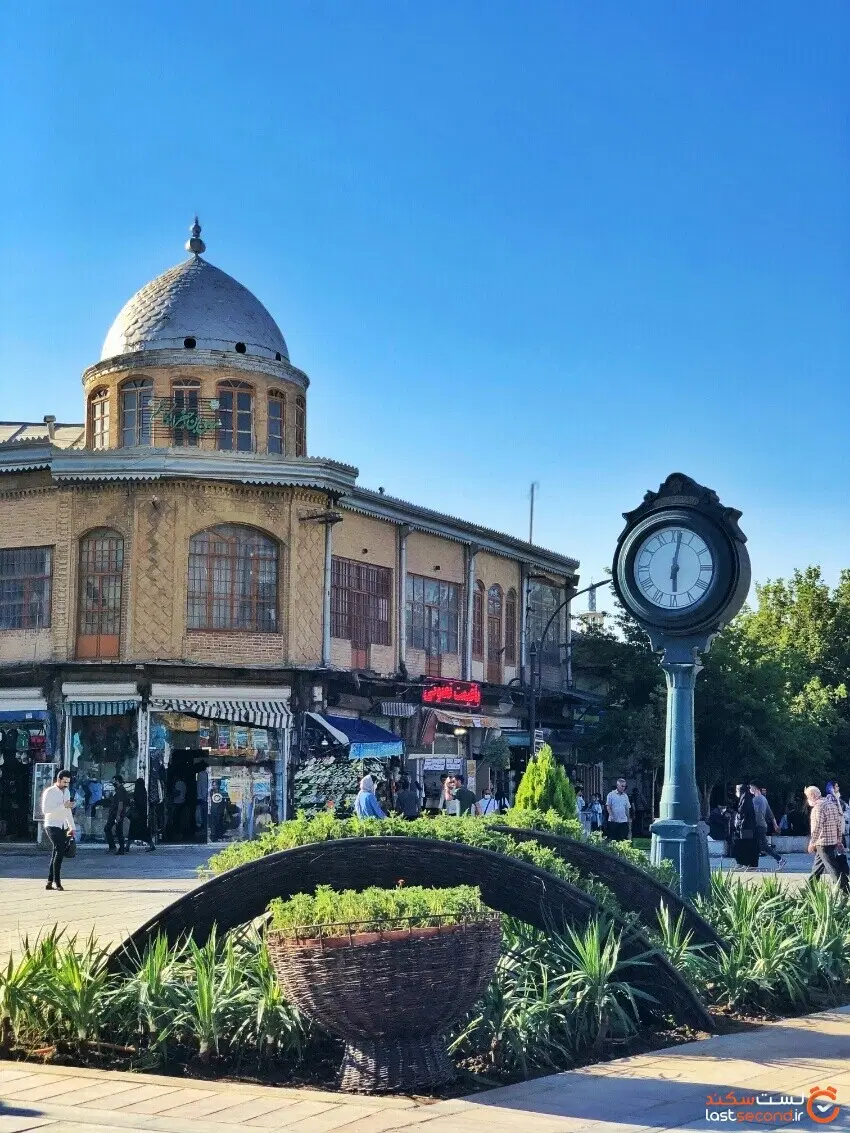 مغازه در دل بازار
