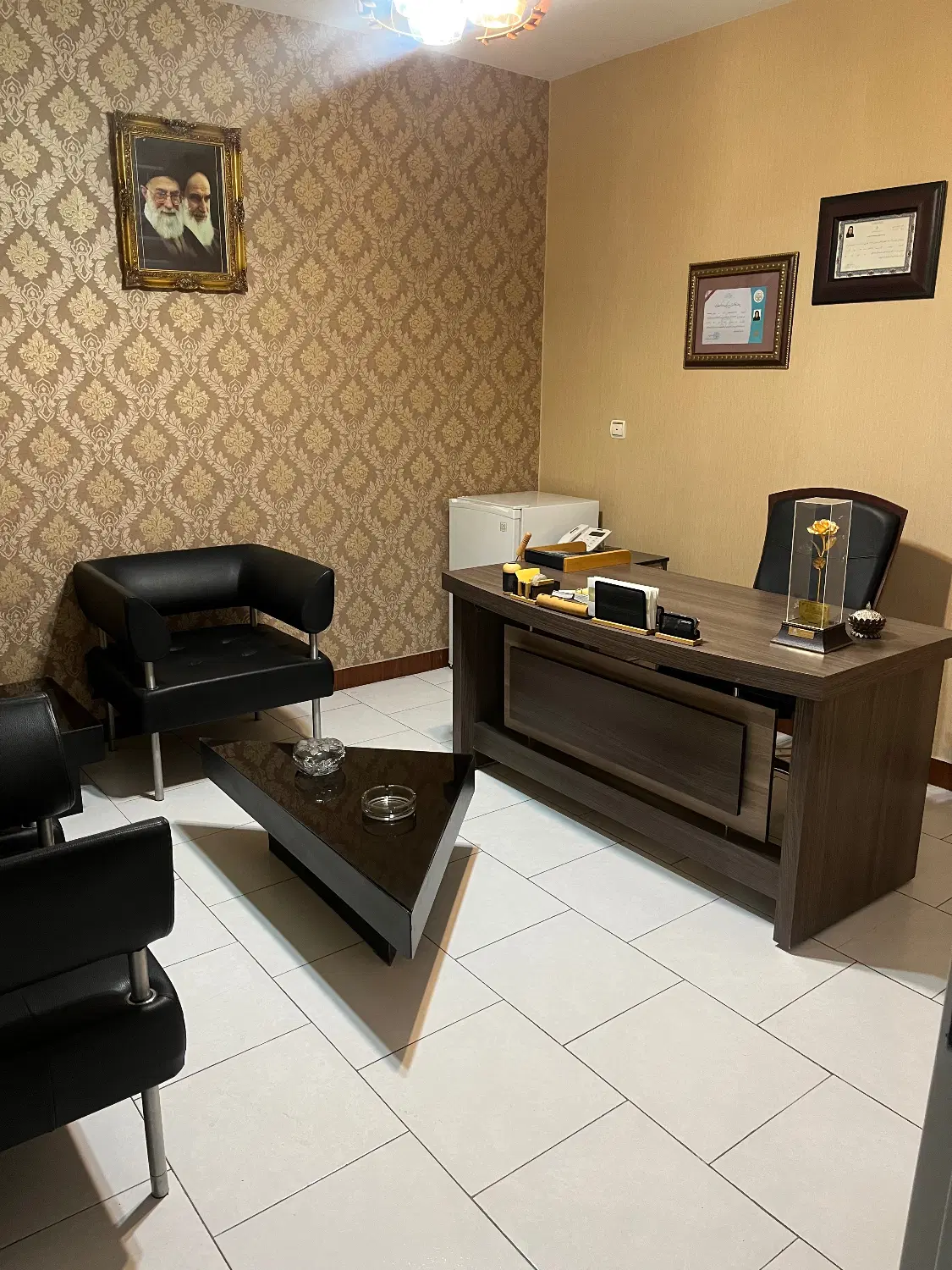 اجاره دفتر وکالت مبله به همکار یا کارشناسان