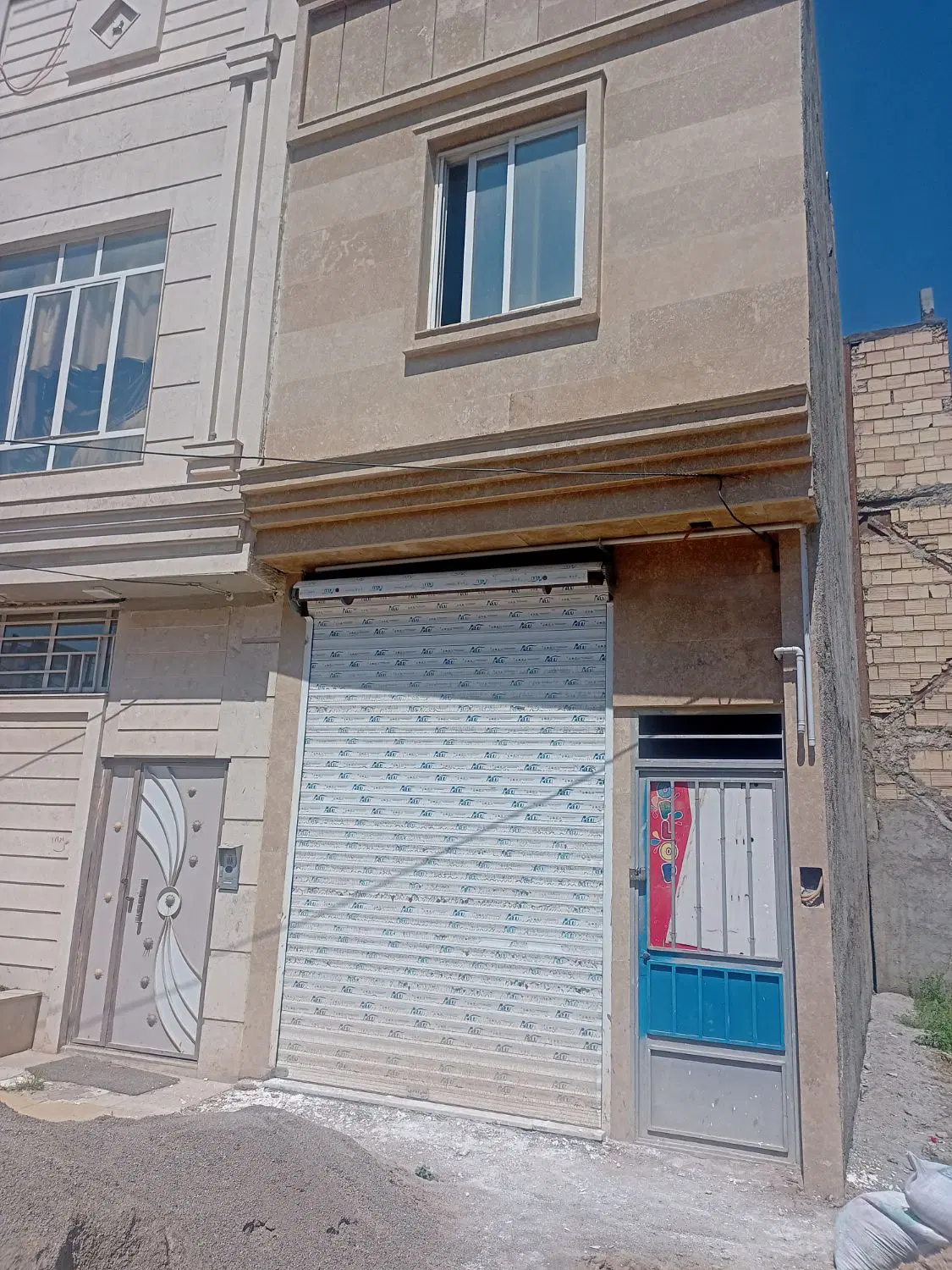 یه مغازه تجاری