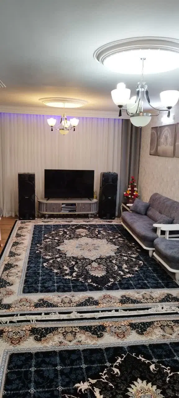 ملک ویلایی واقع در طبرسی جنوبی حاشیه خیابان