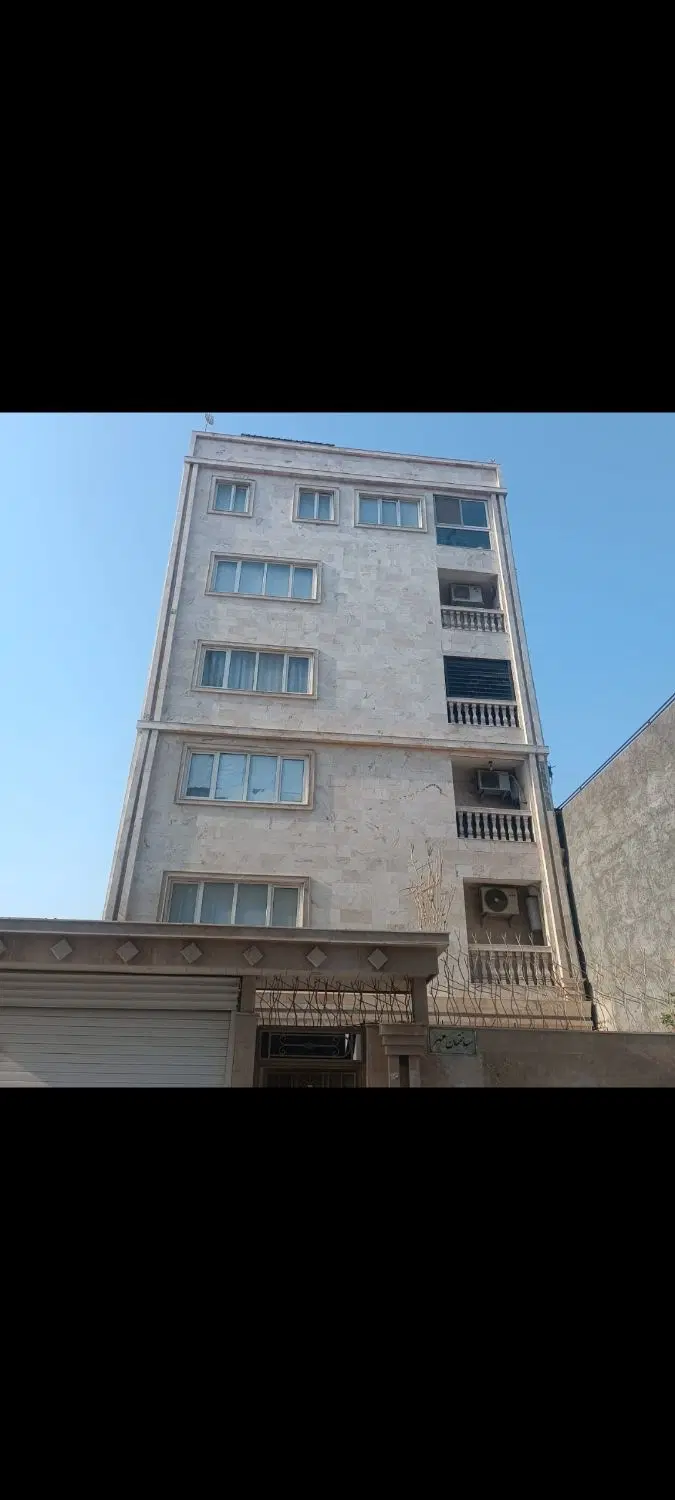 فروش سه خواب تک واحدی پلاک یک( کنار پمپ بنزین ۶۰۰)