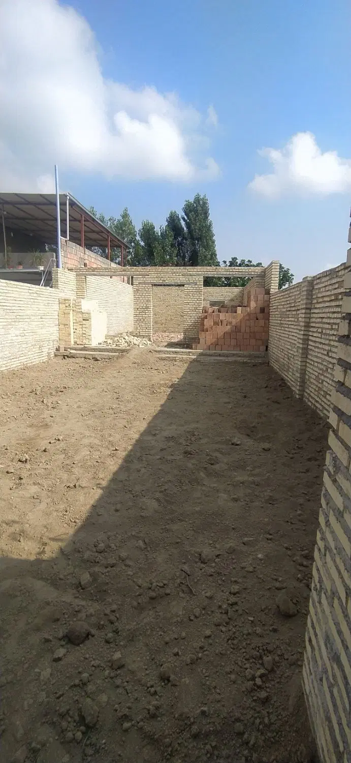 خونه نیمه ساخت صدو هشتادمتر