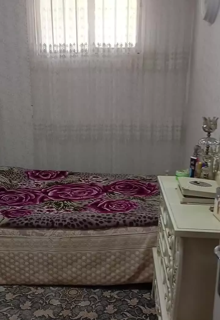 منزل فروشی یک خواب همکف 85متر کل ساختمان 4واحد