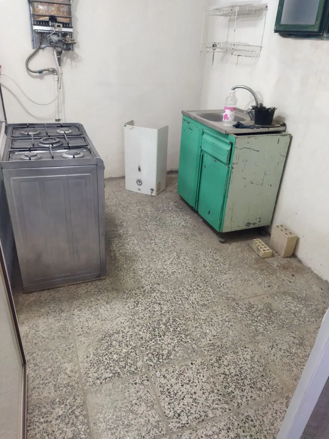 سلام یک سویت کوچک برااجاره