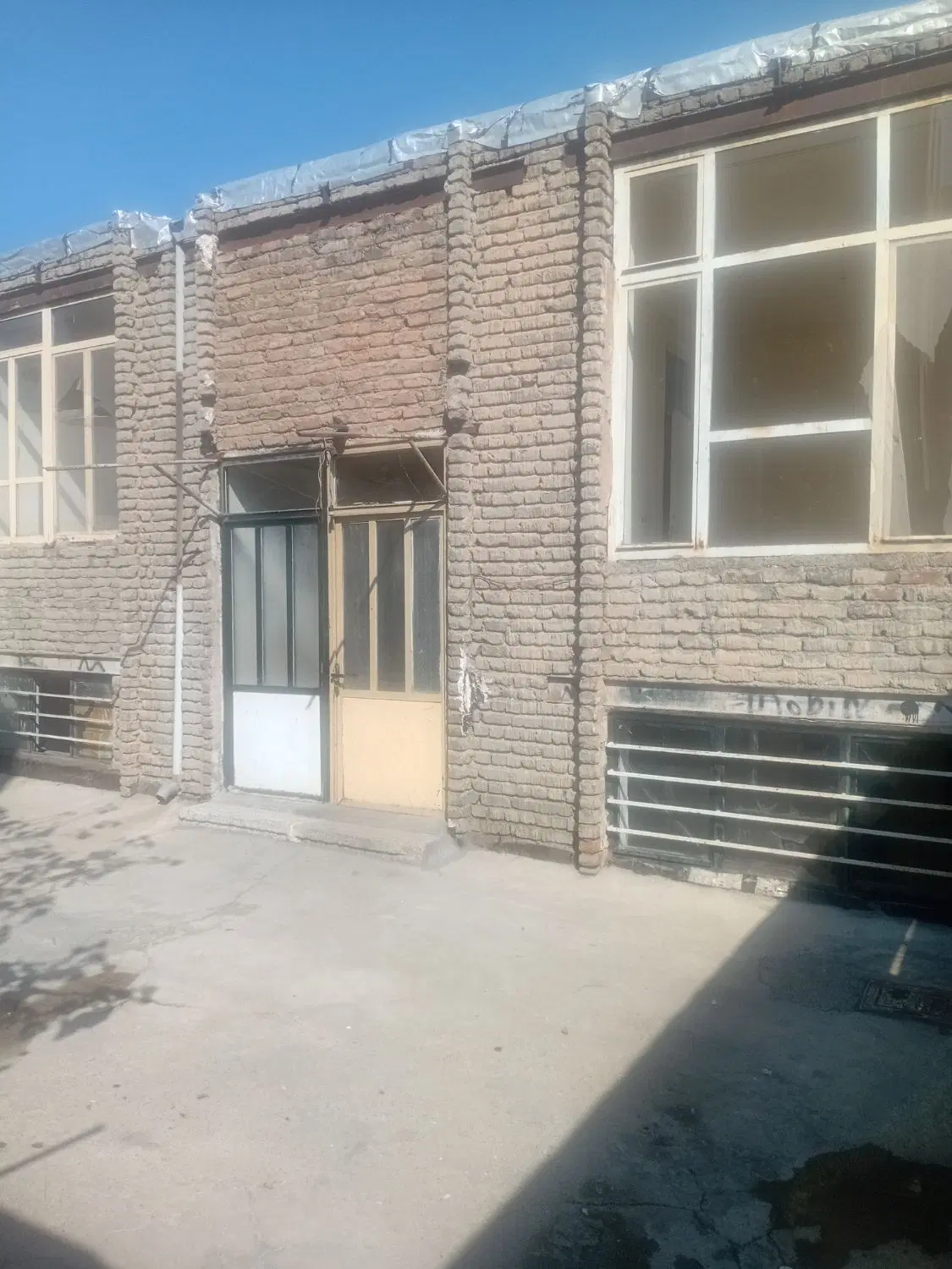 اجاره حیاط بر ابوذر دربست