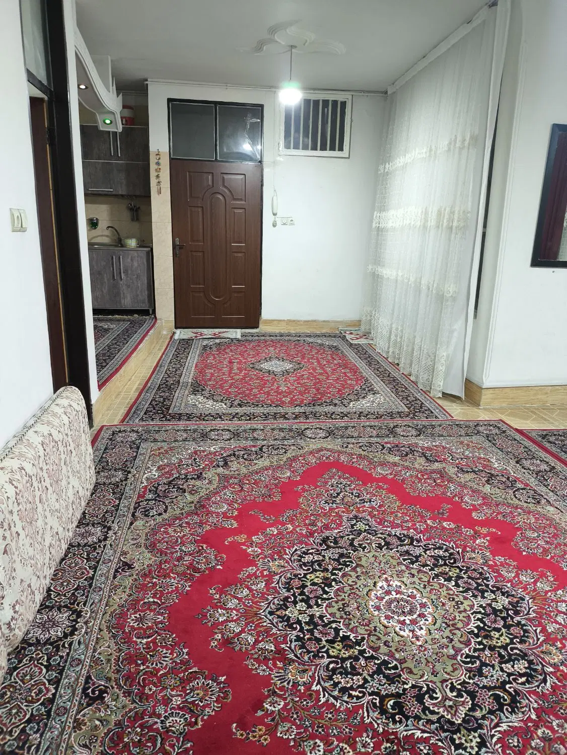 ۸۰متر یک خواب_ بالکن _غرق نور_