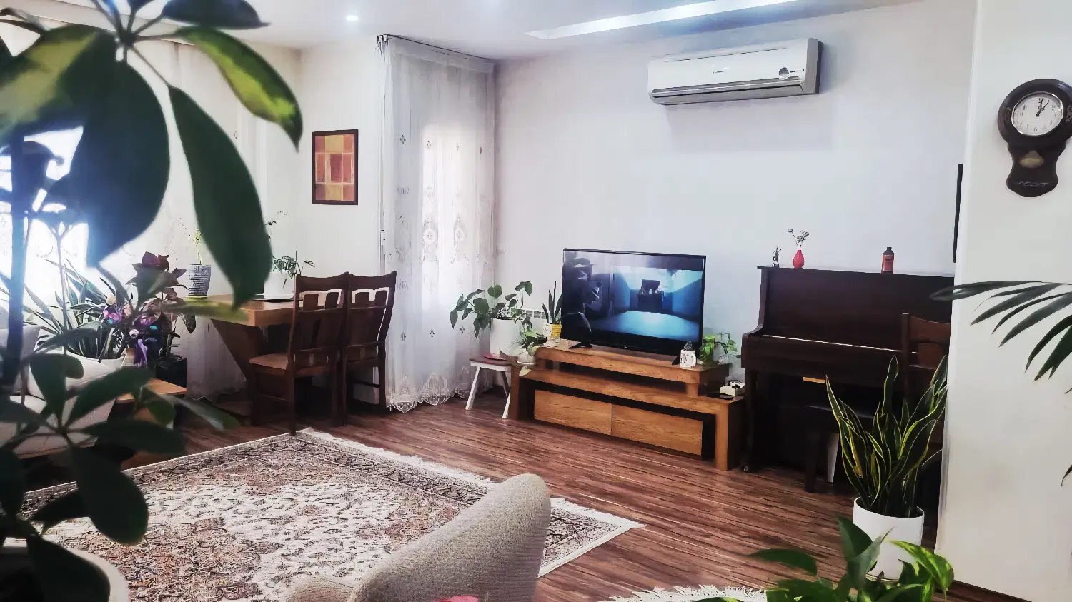 آپارتمان ۱۰۰ متری فول امکانات  در میرزا کوچک خان