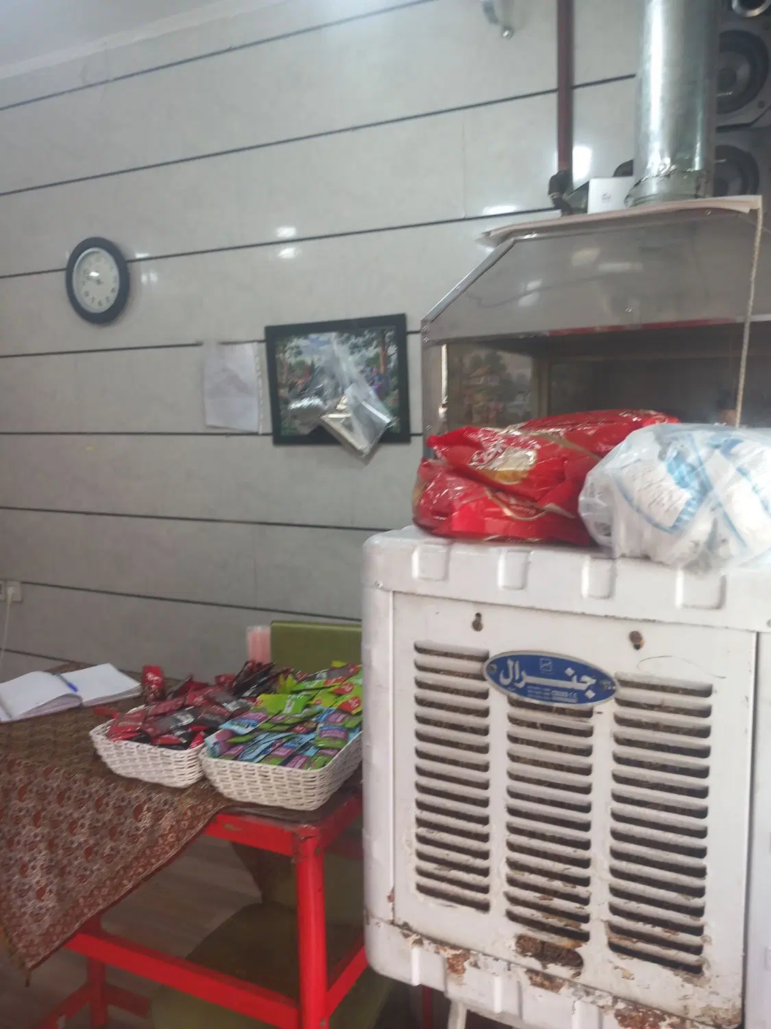 مغازه فست فود .اغذیه فروشی با کلیه اجناس