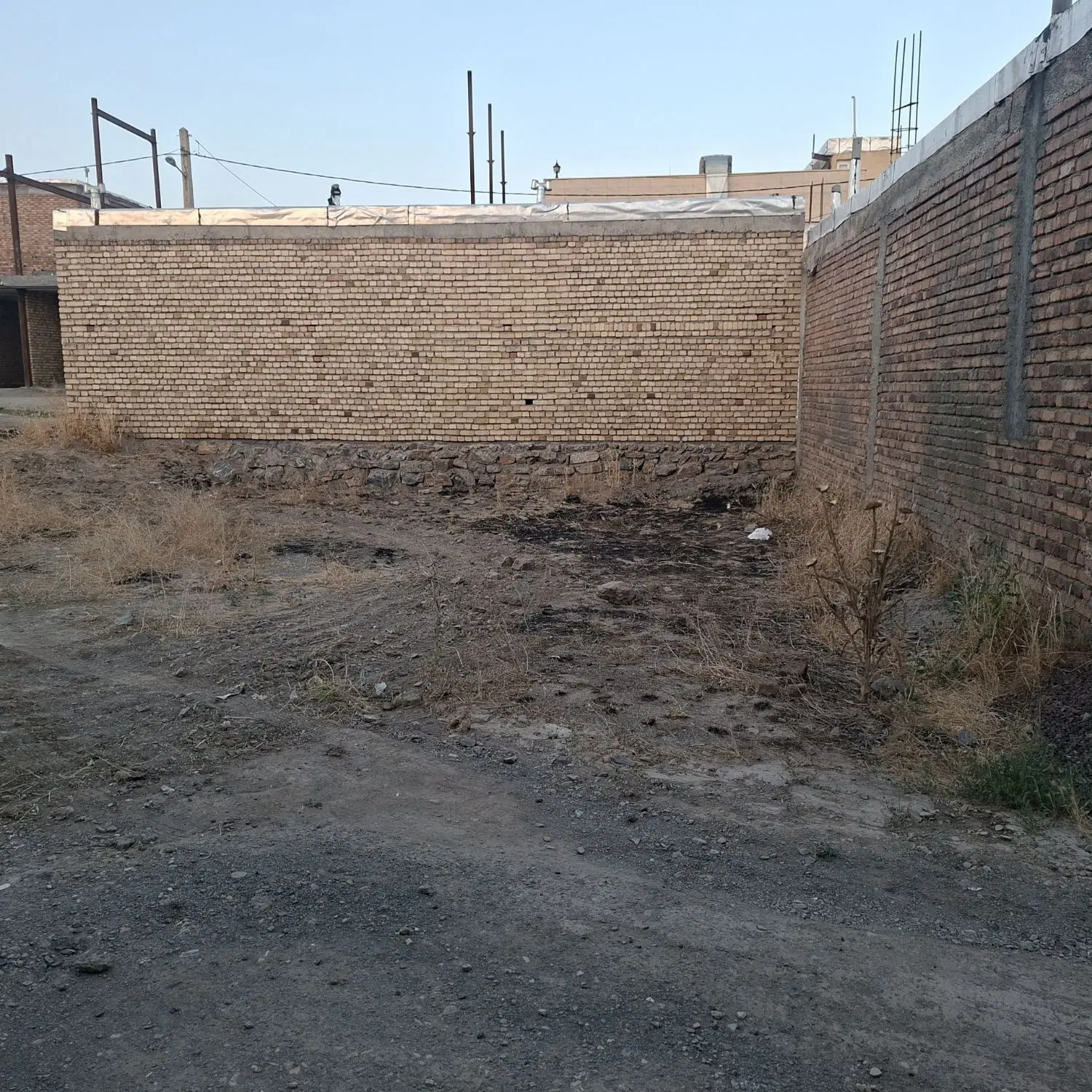 زمین مسکونی
