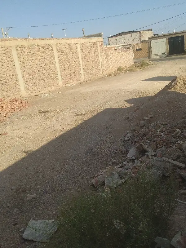 یک قطعه زمین مسکونی