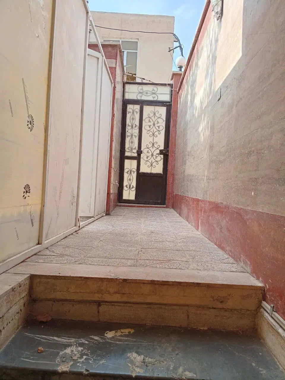 ویلایی زیر همکف راه جدا ۵۰ متری