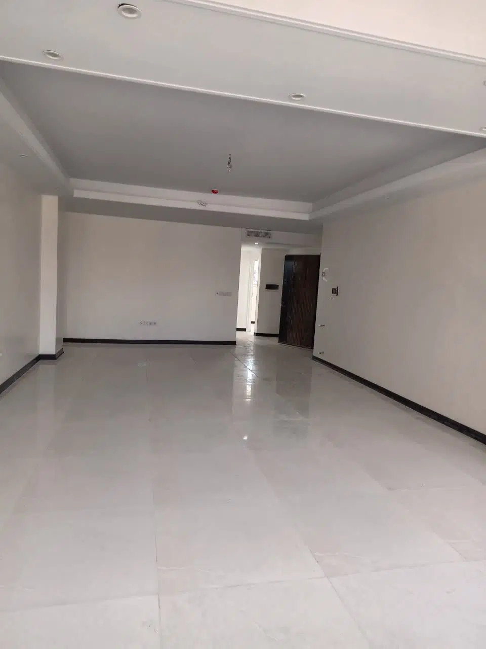 آپارتمان ۱۰۷ متری میثم نوساز