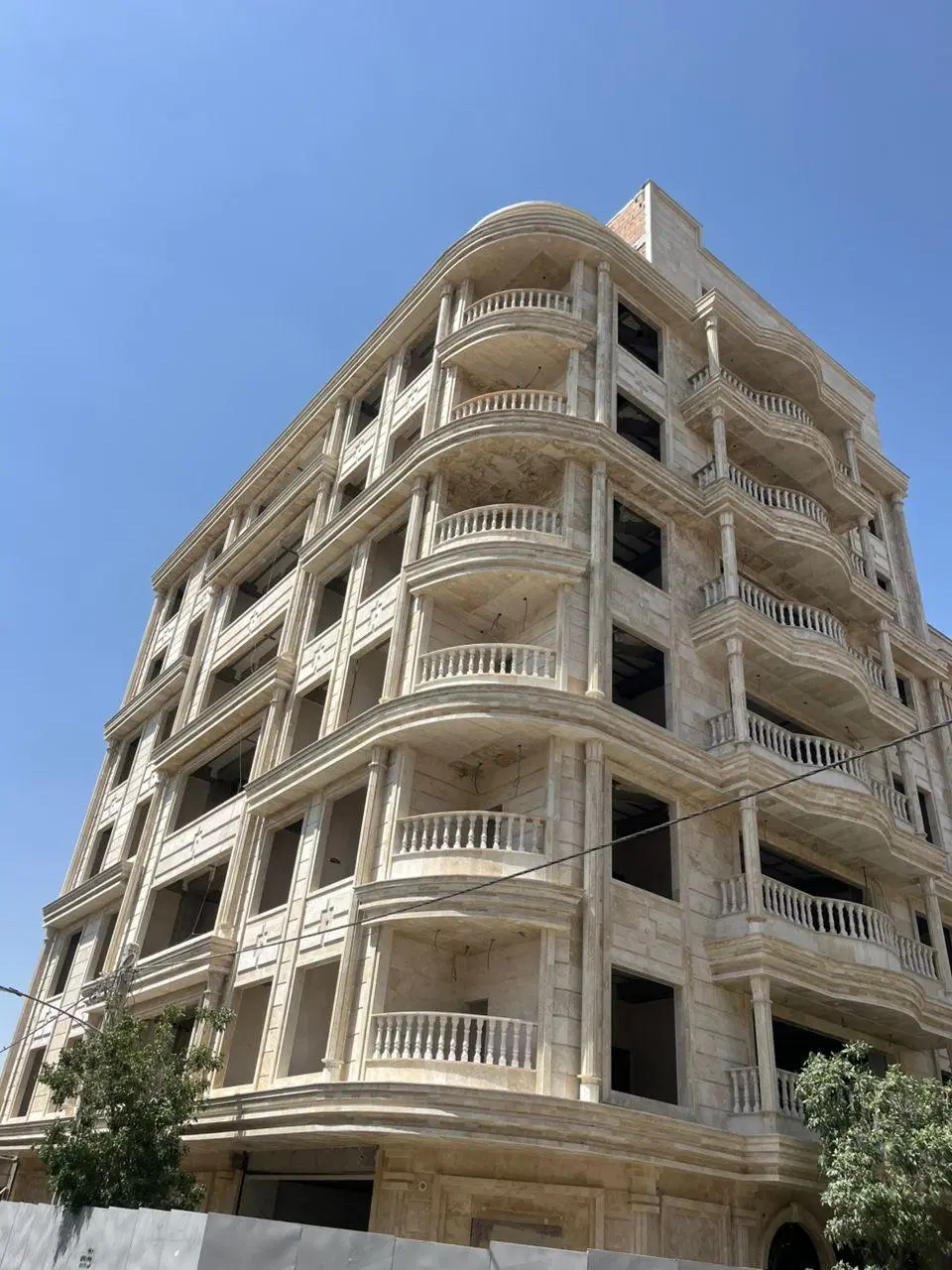 ۹۰ متری صداقت