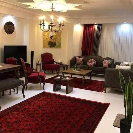 خانم هستم هم خانه
