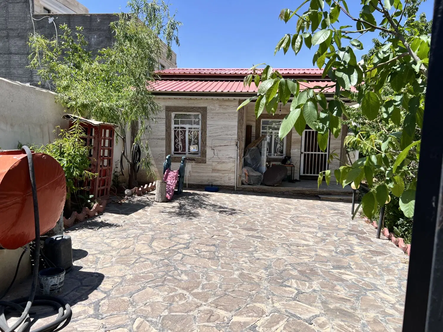 باغ ۳۷۰ متری با بنای ۸۵ متر وادان