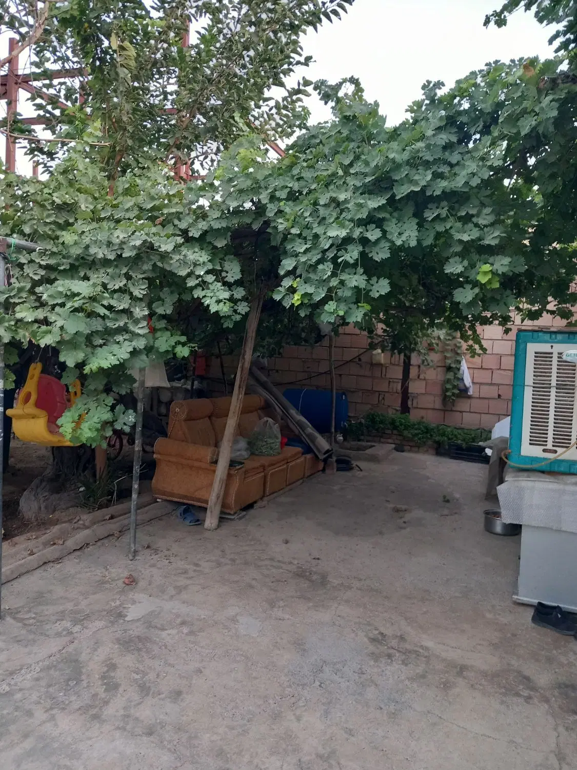 خانه ویلایی کریم آباد زمین ۵۰۰متر بنا ۱۰۰متر