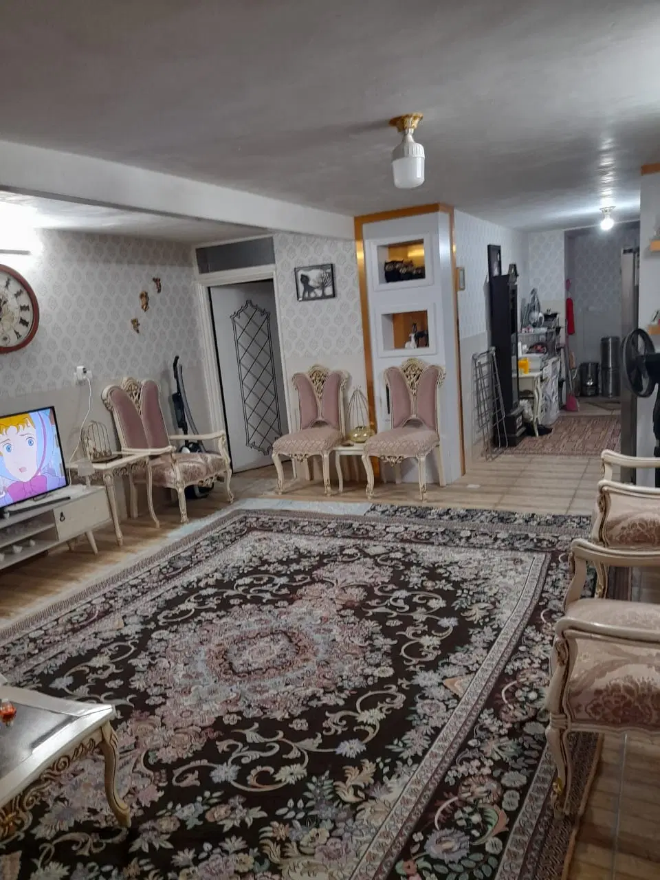 طبقه تقریباً زیرزمین ۵۰ متر نقلی شیک تخلیه فوری
