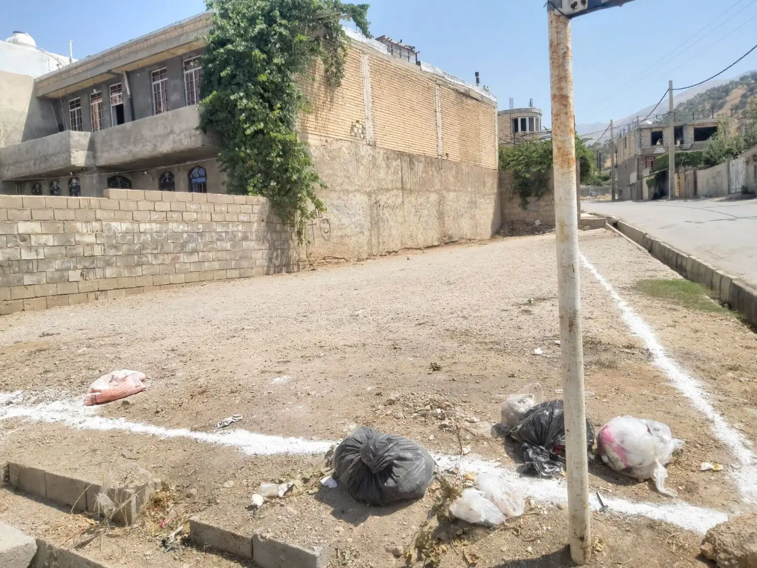 مغازه تجاری مادوان