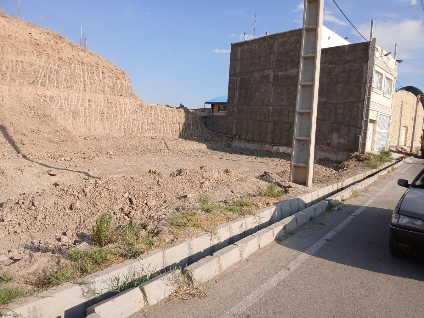 زمین فروشی