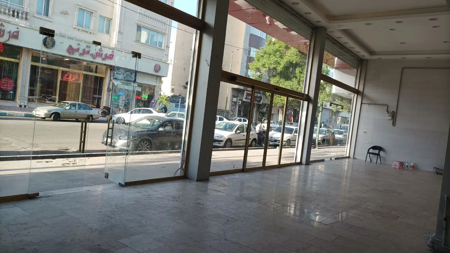 اجاره مغازه ۳دهنه خیابان زبنبیه