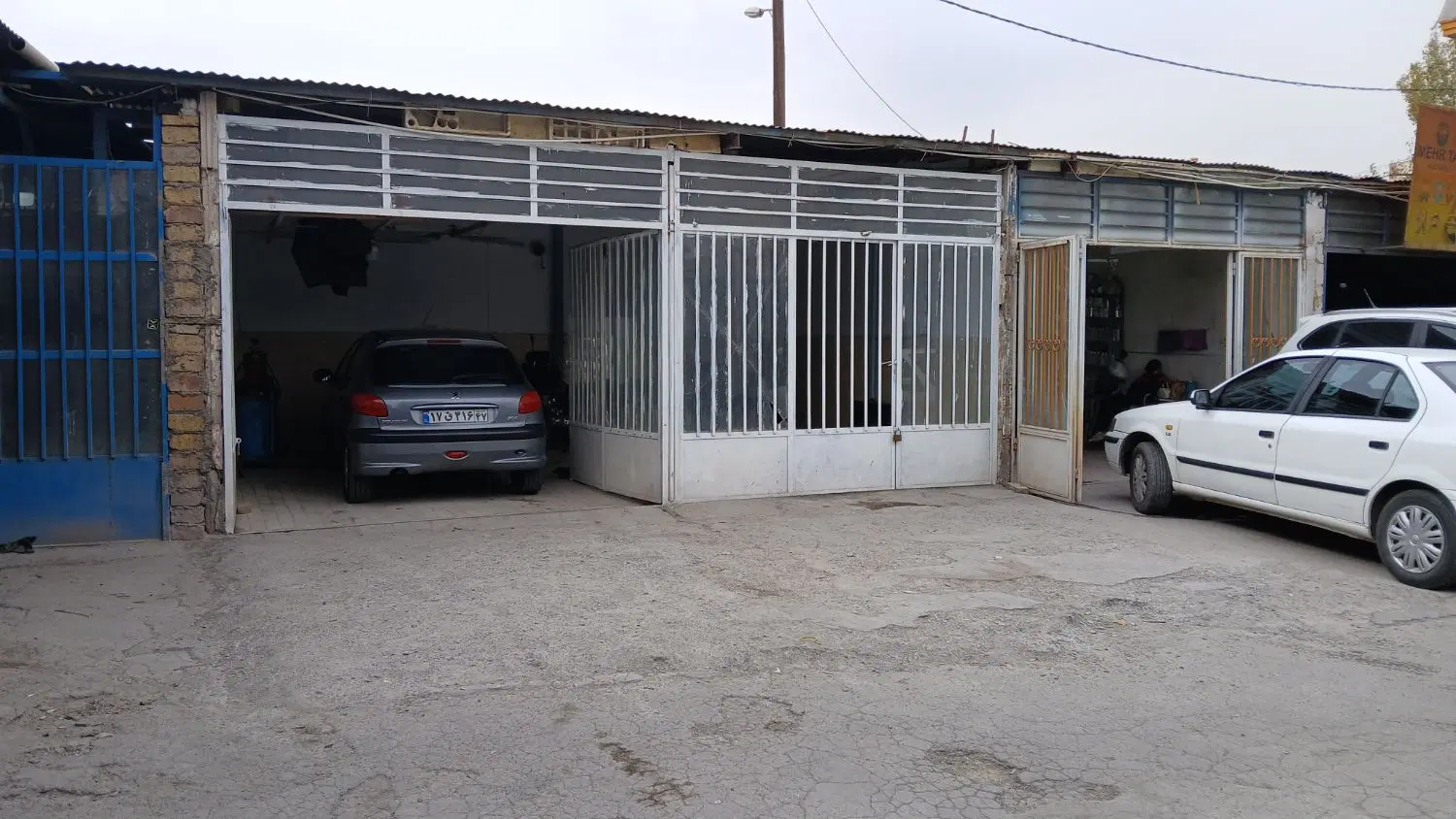 شریعتی مغازه ۵۰ متری داخل گاراژ