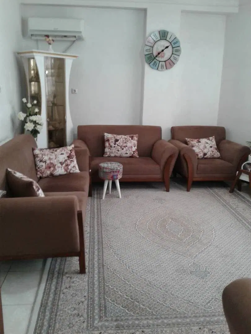 طبقه اول تمیز، پارکینگ دار