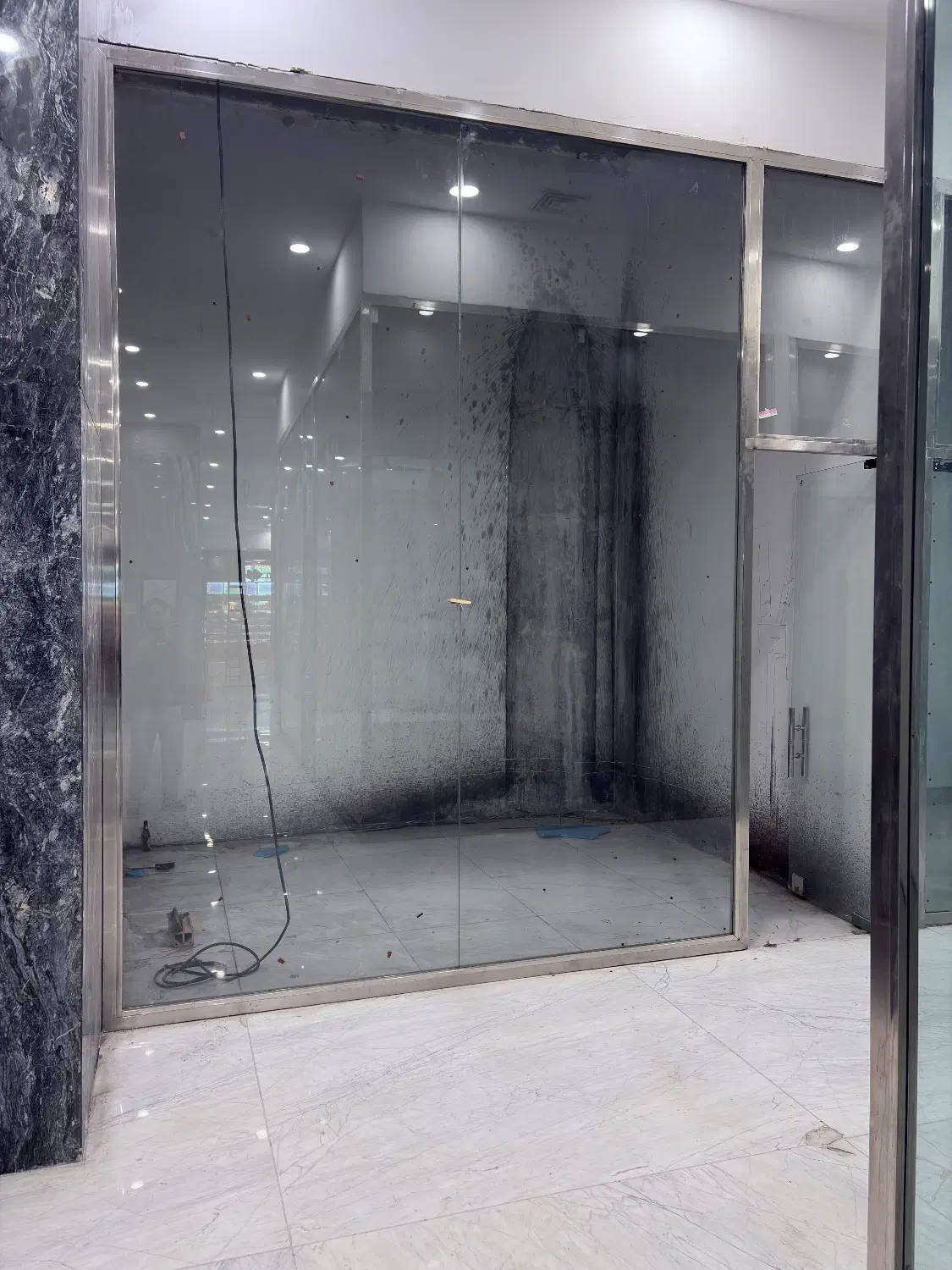 اجاره ۱۲ متر مغازه تجاری پیروزی(پاساژارامیس)